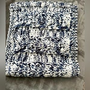 Gap infinity chunky cable knit